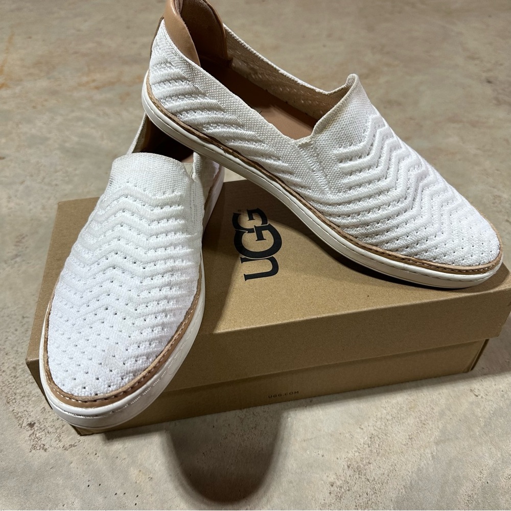 UGG Sammy Chevron Trainers Slip-On Slippers Sneakers White & Tan Size 9 - Picture 10 of 13